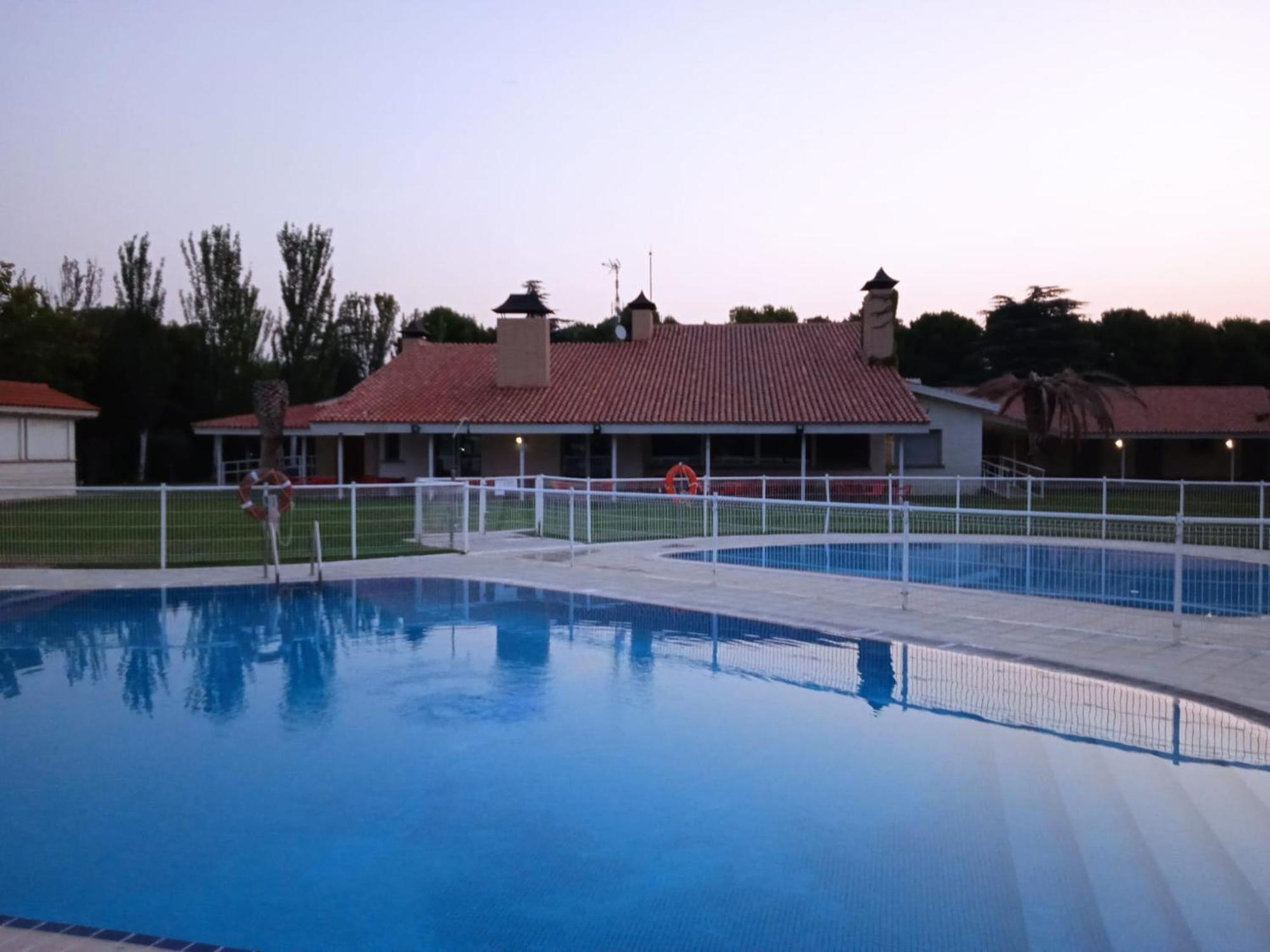 Albergue Zaragoza Camping Экстерьер фото