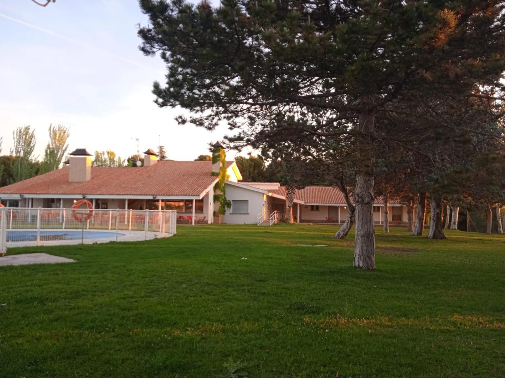 Albergue Zaragoza Camping Экстерьер фото