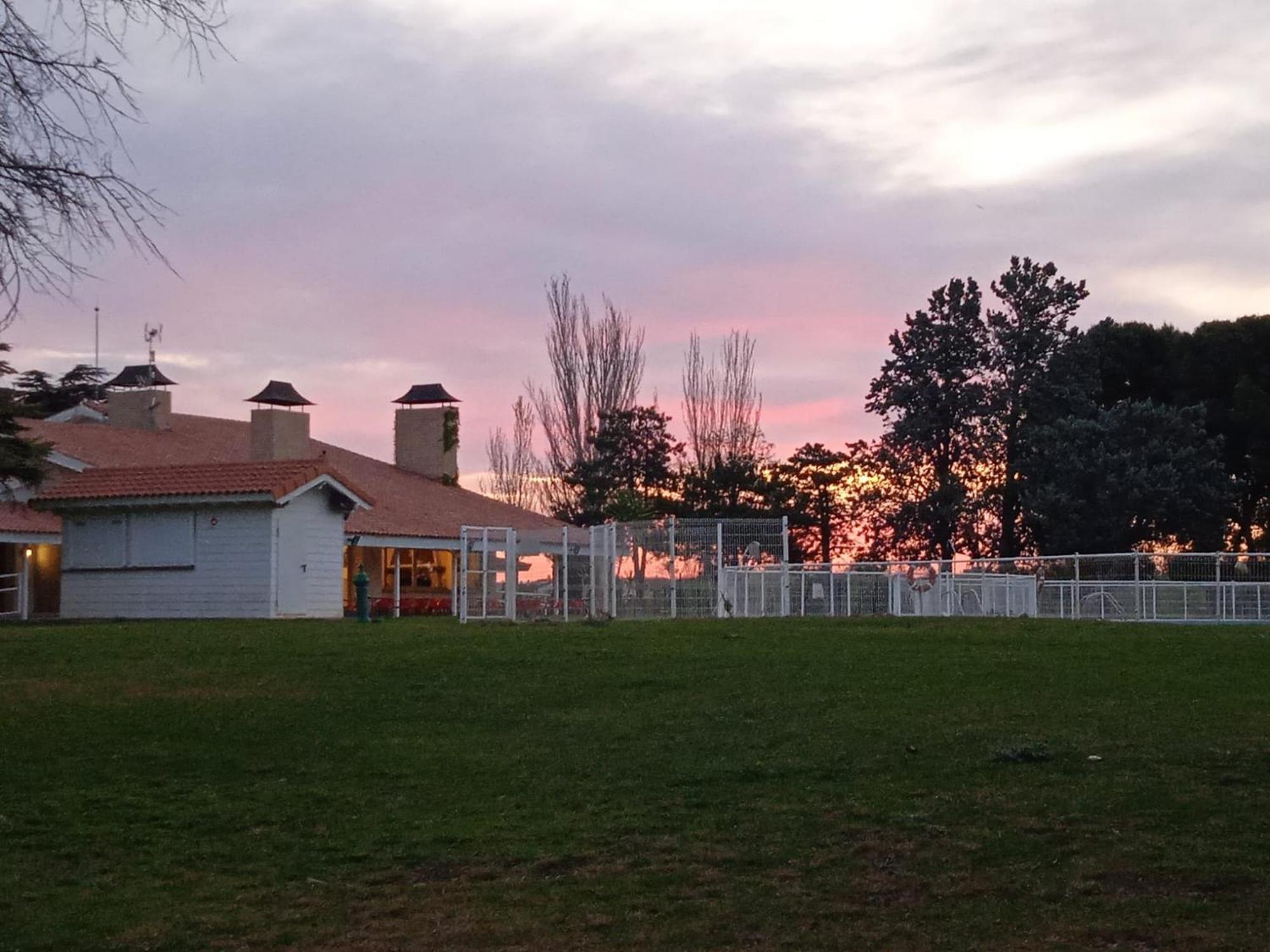 Albergue Zaragoza Camping Экстерьер фото