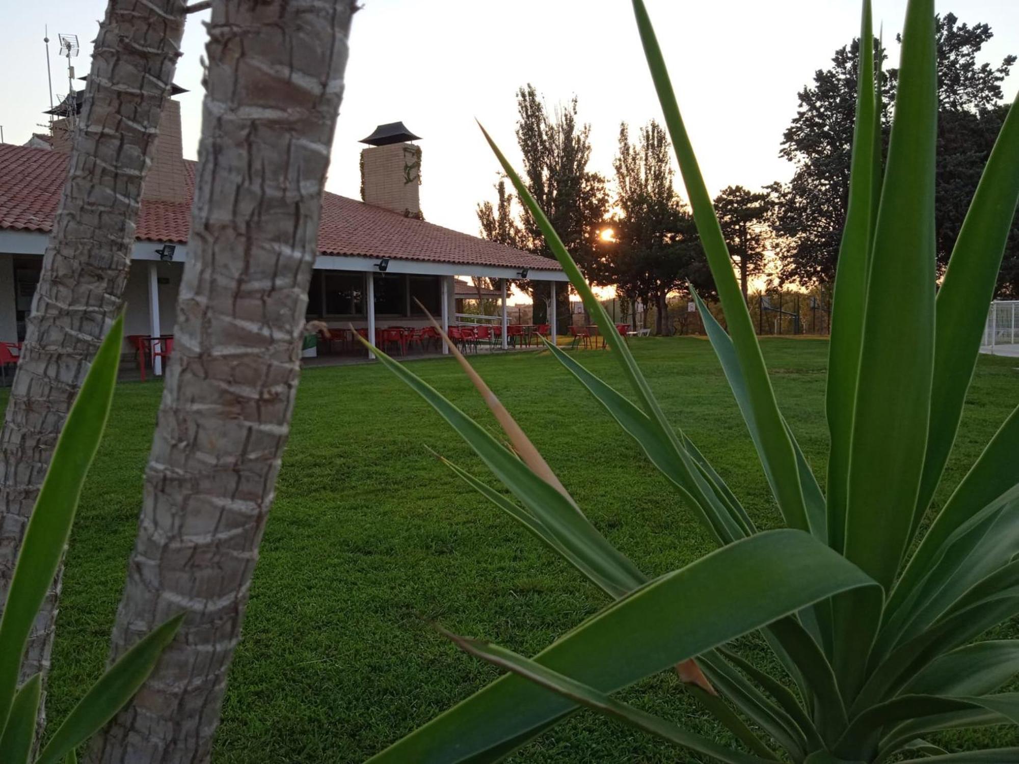 Albergue Zaragoza Camping Экстерьер фото